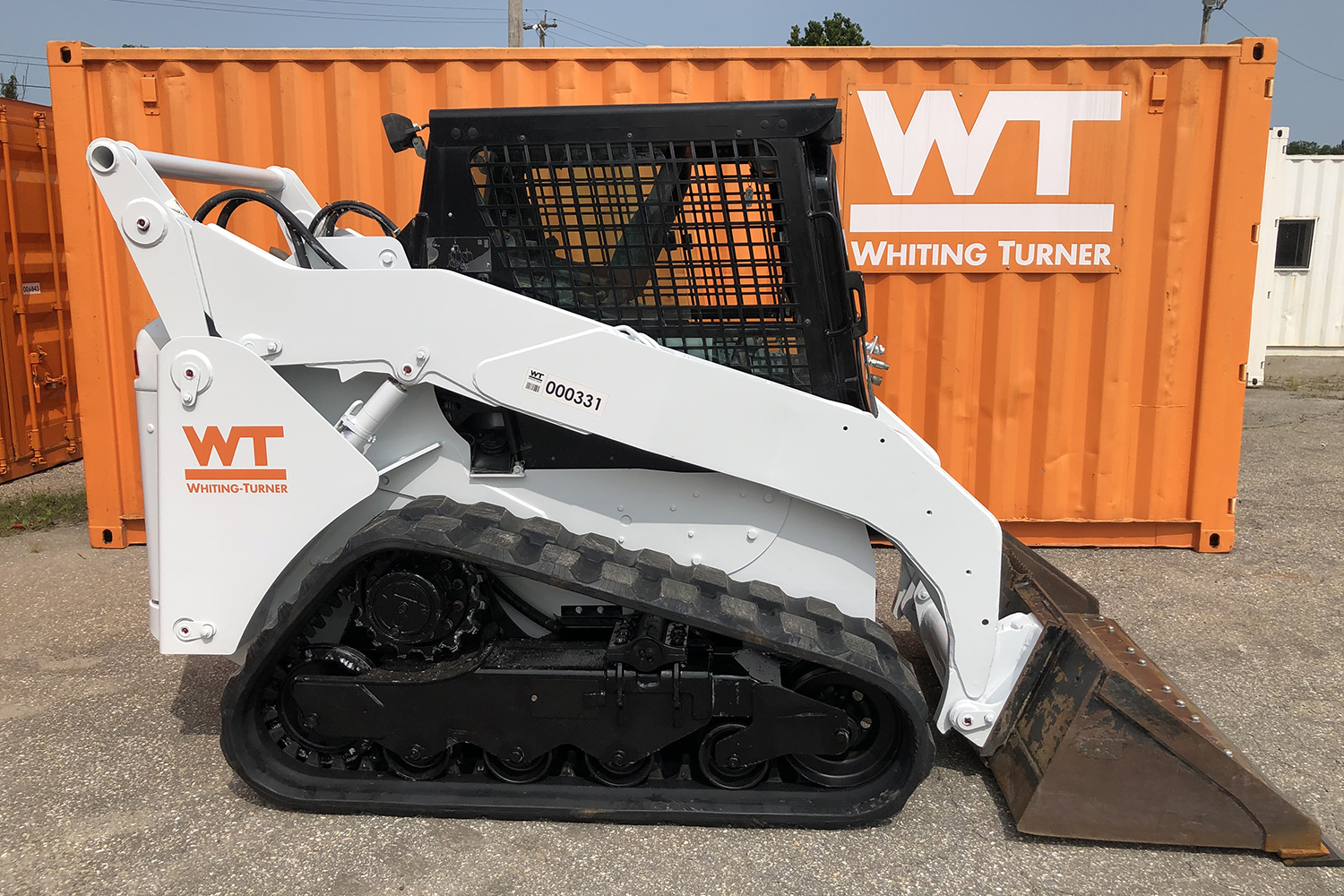 Skid Steer Loaders, Tracked, 2200+ lb
